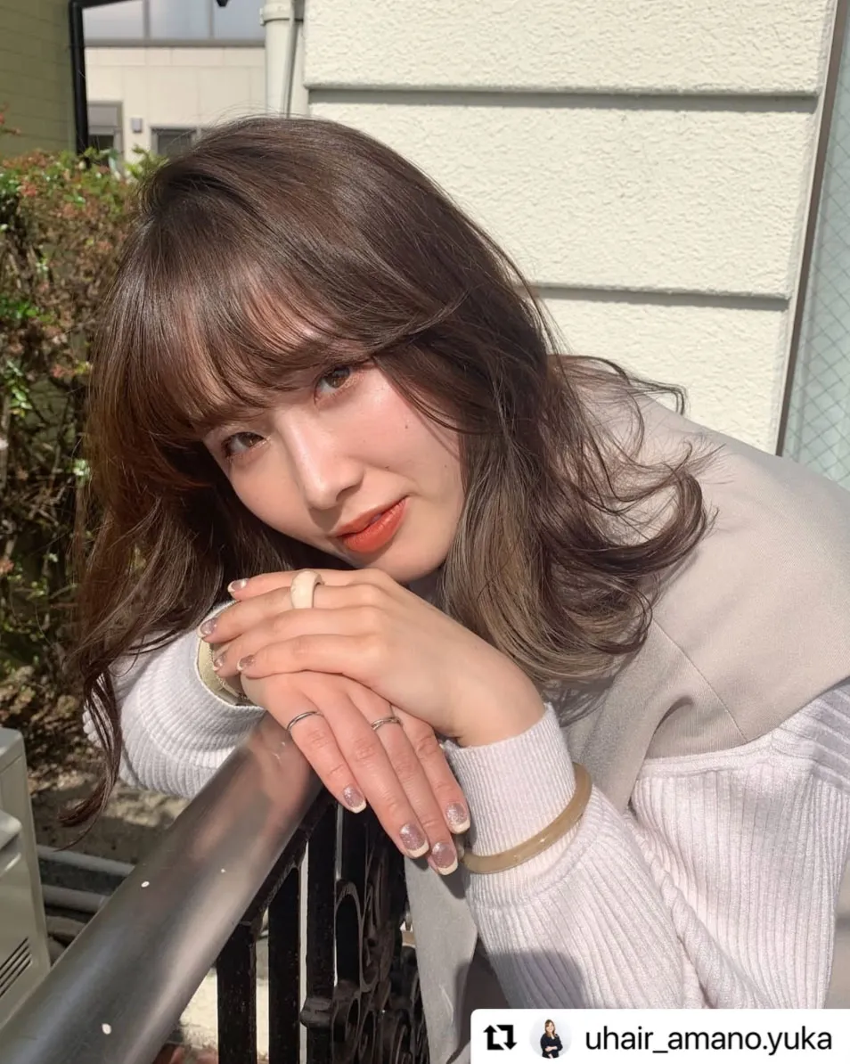 #Repost @uhair_amano.yuka with @use.repost
・・・
#撮影モデルさん募集中📷

日常にFITしたヘアスタイルの提案　美容師✂️
⁡
💡30代.40代からの髪質の変化を感じている方
✔︎ツヤがなくなってきた
✔︎カラーのダメージが気になるようになってきた　　
✔︎時短でお手入れを楽にしたい　　etc...
⁡
お客様の“お悩み”解決します
⁡
ご自宅ではホームケアを使用しての
簡単なお手入れ方法お伝えしていきます
⁡
いつまでも輝くツヤ髪作っていきましょう✨
⁡
ご予約はホットペッパー、お電話にて
メニューなどのご相談はDMにてご連絡下さい
⁡
✂︎✂︎✂︎✂︎✂︎✂︎✂︎information
UHair石川橋店
〒466-0836
愛知県名古屋市昭和区上山町2-1-4
⁡
駐車場:10台有り
⁡
地下鉄『桜山』『川名』→徒歩15分~20分
地下鉄『八事』→金山(12系統金山行きで石川橋下車)
バス『金山』(12系統妙見町行きor16系統瑞穂運動場東行きで石川橋下車)
⁡
⁡
月.火曜日 定休日
営業時間9:00~18:00
金曜日のみ11:00~20:00
⁡
menu
カット ¥5,500
⁡
髪質改善(トリートメント込み)¥27,500~
⁡
カラー ¥5,720~ 
⁡
トリートメント¥4400~ 
⁡
※全て税込表記になっております
※カット以外はsh.B代¥2,750かかります
※ロング料金有
⁡
【ご予約の方法】
ホットペッパーor電話or DM
※月.火曜日はサロン定休日の為
電話は繋がりませんので予めご了承ください。
⁡
⁡
#ツヤ髪特化#ツヤ髪カラー#ツヤ髪トリートメント#ツヤ髪カット#オージュアサロン#中性ストレート#髪質改善#髪質改善ストレート#aujua#無加工写真#ダメージレス#名古屋市昭和区美容室#お手入れ簡単#uhair