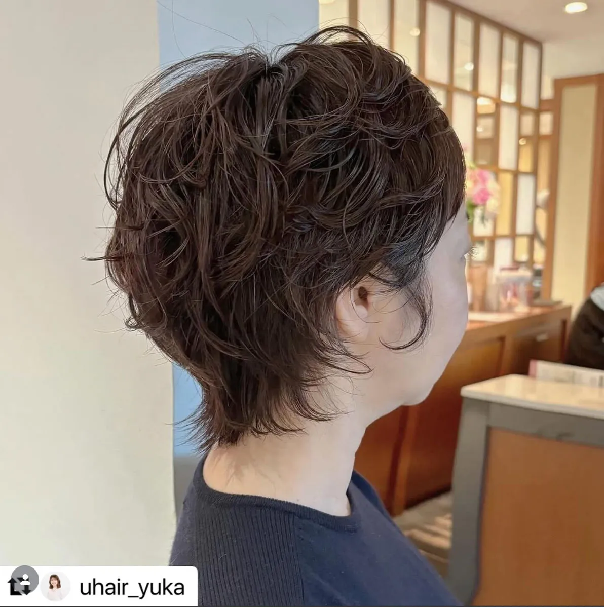 #Repost @uhair_yuka with @use.repost
・・・
𓂃𓈒𓏸︎︎︎︎
ニュアンスパーマでいつもと違う自分へ✨️🧚‍♀️
 
 
朝のスタイリングもオイルやワックスをつけるだけで終わり💯

ウルフスタイルと合わせても可愛いいです🐺💘

 

 
・ショートにしてみたいけど勇気がない……
・頭の形を綺麗に見せたい！
・絶壁を直したい！
・お手入れが楽ちんなスタイルがいい！
・イメージを変えたい！
 
ぜひご相談させて下さい☺️
 
 𓐄𓐄𓐄𓐄𓐄𓐄𓐄𓐄𓐄𓐄𓐄𓐄𓐄𓐄𓐄𓐄𓐄𓐄𓐄𓐄𓐄𓐄𓐄𓐄𓐄𓐄𓐄 𓈄
10代〜80代まで幅広いお客様を担当させていただいております！
 
年代問わず一人一人に合った似合わせカットをさせていただきますのでお気軽にご相談下さいませ😳
 
 𓐄𓐄𓐄𓐄𓐄𓐄𓐄𓐄𓐄𓐄𓐄𓐄𓐄𓐄𓐄𓐄𓐄𓐄𓐄𓐄𓐄𓐄𓐄𓐄𓐄𓐄𓐄 𓈄
 
【Uhair本山店】
〒464-0032
愛知県名古屋市千種区猫が洞通5-30
 
地下鉄東山線 本山駅2番出口から徒歩5分
 
<定休日>
毎週月曜日＋第2、第3火曜日 
 
<営業時間>
月〜日 9:00〜18:00
(最終受付  カットのみ17:00  カットカラー16:00)
金のみ 10:00〜19:00
(最終受付  カットのみ18:00  カットカラー17:00)

<TEL>
052-781-2821

<料金>
カット ￥5000
カラー ￥5700〜
パーマ ￥5000〜
トリートメント ￥4000〜
ハイライト ￥5000〜

<予約>
ただいまホットペッパーでのご予約が可能です！
プロフィール欄からURLをタップしていただくとページに移動します！

InstagramのDMor  電話予約でお待ちしております！
 
#ショート#ショートボブ#ボブ#丸みショート#くびれショート#似合わせカット#顔周りレイヤー#大人可愛いショートボブ#パーマ#ニュアンスパーマ#ウルフ#ショートウルフ
#uhair#uhairmotoyama#名古屋#千種区#本山#本山美容室