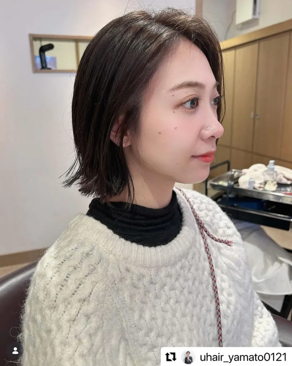 #Repost @uhair_yamato0121 with @use.repost
・・・
お客様一人一人の骨格に合わせた
カットが得意です💇

似合わせカットが得意です💇

骨格、髪質に合わせたカットなので
カットが長持ちします✂️

髪のダメージに配慮した施術しかしません🙋

ツヤが持続します🙋

➰➰➰➰➰➰➰➰➰➰➰➰➰➰

名古屋発！
アルカリによるダメージのある髪でも
かけられる髪質改善中性ストレート🙋‍♀️

髪のうねり、ダメージによるパサつき広がり
トリートメントが長持ちしない髪に！

半年に一度かけるだけでも
お手入れが楽になります🙋‍♀️
一度ご相談ください！

➿➿➿➿➿➿➿➿➿➿➿➿➿➿

白髪ぼかしハイライト🧑‍🦳

白髪が最近増えてきて気になる人🙋

一部分だけ多くて困っている人🙋

白髪染めでずっと暗めで悩んでる人🙋

白髪染めをやめていきたい人🙋

その悩み、全て解決できます！

ぜひ一度ご相談ください⭐️

お客様の『なりたい』　『キレイ』　を
一番大事に寄り添ったカウンセリング
させていただきます！！

絶対キレイにさせていただくので
ぜひ一度お任せ下さい！！

✂︎✂︎✂︎✂︎✂︎✂︎✂︎✂︎✂︎✂︎✂︎✂︎✂︎✂︎✂︎✂︎

cut ¥6050

cut color treatment ¥16170(ロング料金有り)

cut perm ¥14850

髪質改善中性ストレート💁‍♂️
(サロン極上treatment付）¥32000(ロング料金有り)

白髪ぼかしハイライト💁‍♂️
（毛髪架橋成分treatment付）　
¥8000〜（長さ、部分により料金変動あり）

DMからのご予約で初回30％オフ
させていただきます🙆‍♂️

ぜひ一度お任せ下さい！！

#uhair#名古屋美容室#髪質改善#美容師ヤマト