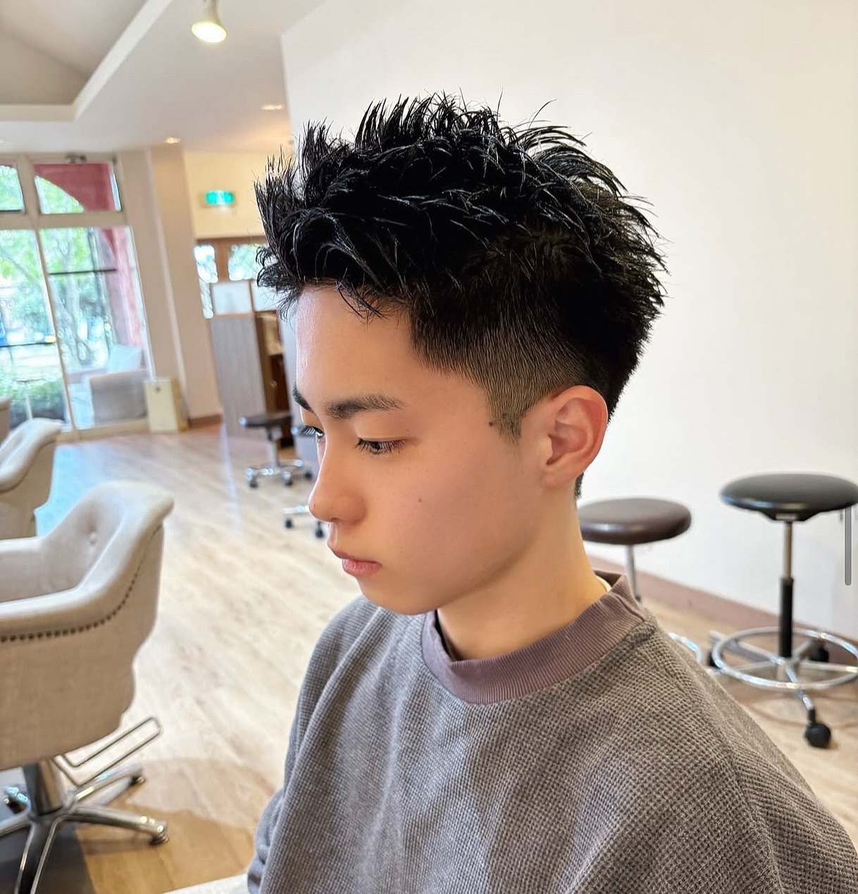 【U style collection🌟】
シャープにキマる王道メンズスタイル👨刈り上げスパイキーショート💥

✂️stylist @uhair_okuda 

📍 Uhair 尾張旭店
尾張旭市新居町明才切37
TEL  0561-54-6173
https://beauty.hotpepper.jp/slnH000370593/

#メンズ
#メンズカット 
#メンズスタイル
#刈り上げ
#スパイキーショート
#尾張旭美容室
#尾張旭美容院
#尾張旭
#uhair