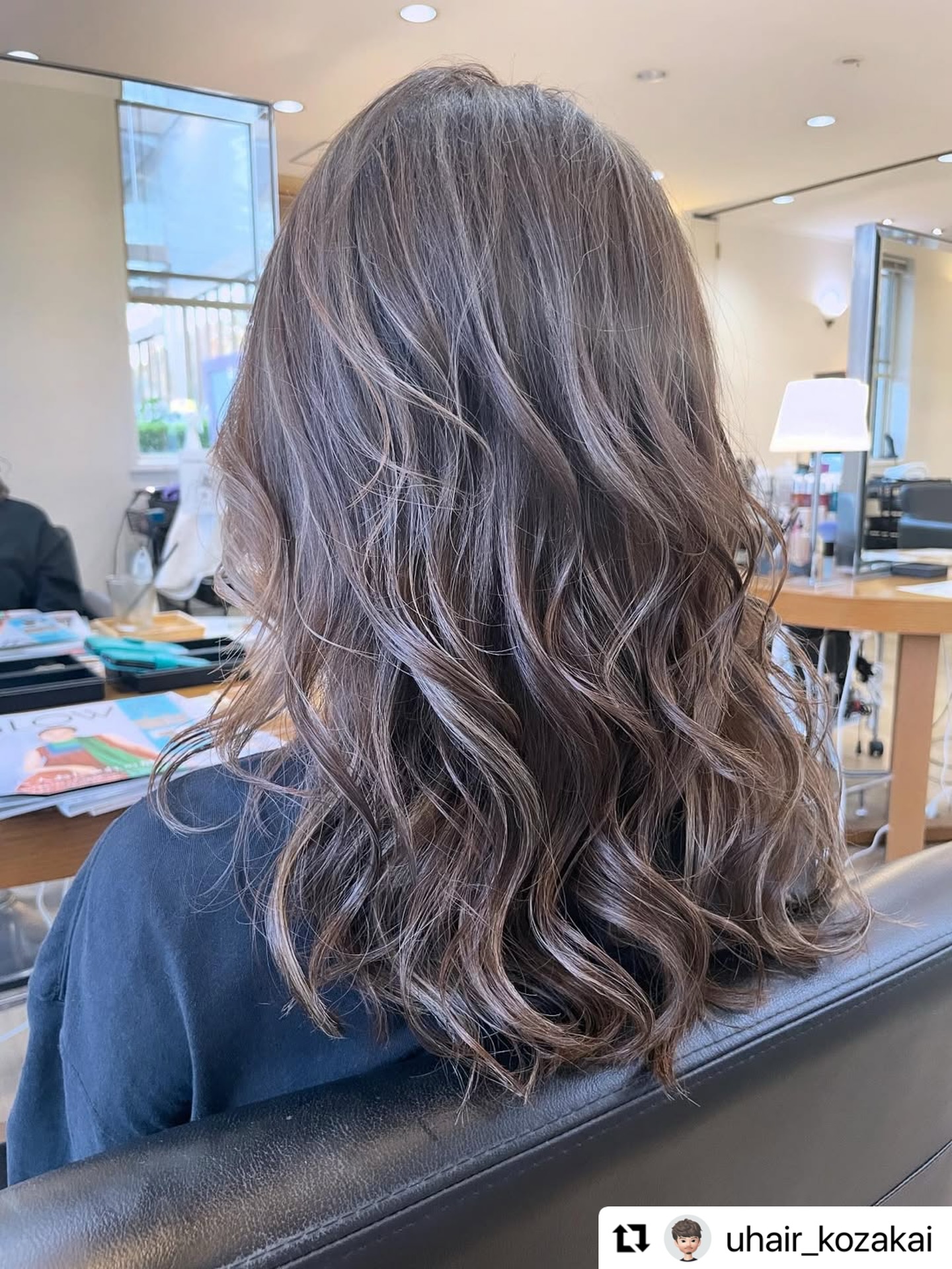 【U style collection🌟】

外国人風ナチュラルグレージュハイライト♡

stylist @uhair_kozakai @uhair_kaguyama 

📍UHair香久山店
〒470-0134
日進市香久山3-109

TEL 052-806-0727
https://beauty.hotpepper.jp/slnH000370591/

#似合わせ 
#似合わせカラー
#ハイライト
#名古屋美容室
#日進美容院