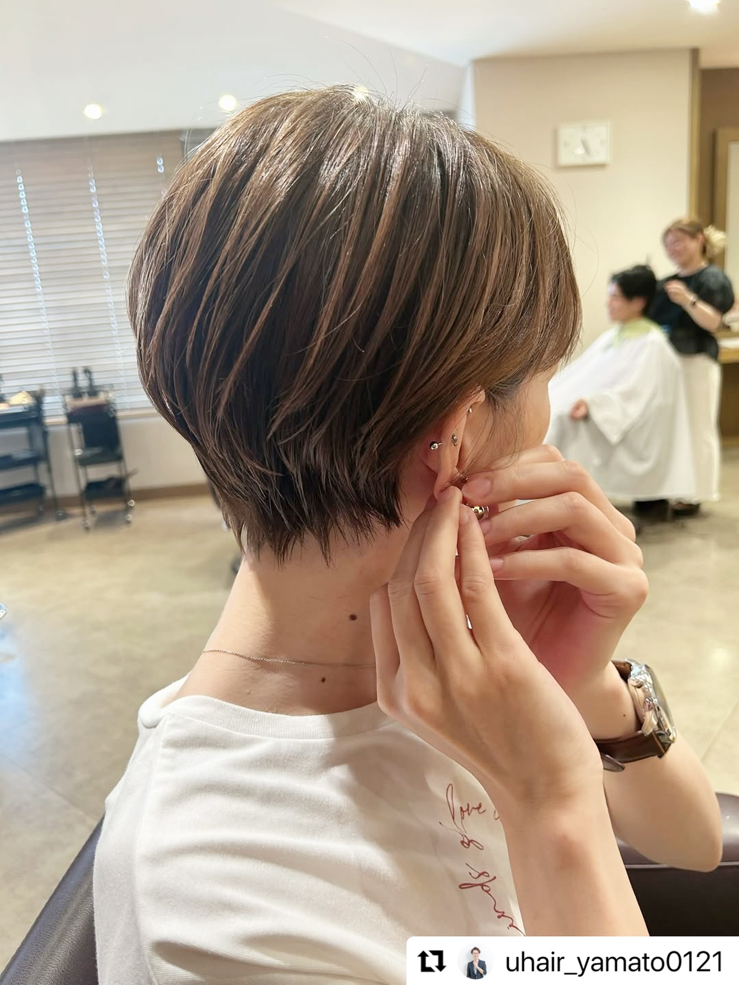 【U style collection🌟】
シンプルなのに洒落てみえる！ピアスが映える耳掛けショート💎🫧

stylist 髙木倭 @uhair_yamato0121 

📍UHair石川橋店 @uhair_ishikawabashi 
名古屋市昭和区上山町2-1-4
TEL：052-831-1721
https://beauty.hotpepper.jp/slnH000370590

#大人ショート
#似合わせカット
#ショートヘア 
#昭和区
#昭和区美容室
#名古屋美容室 
#愛知美容室