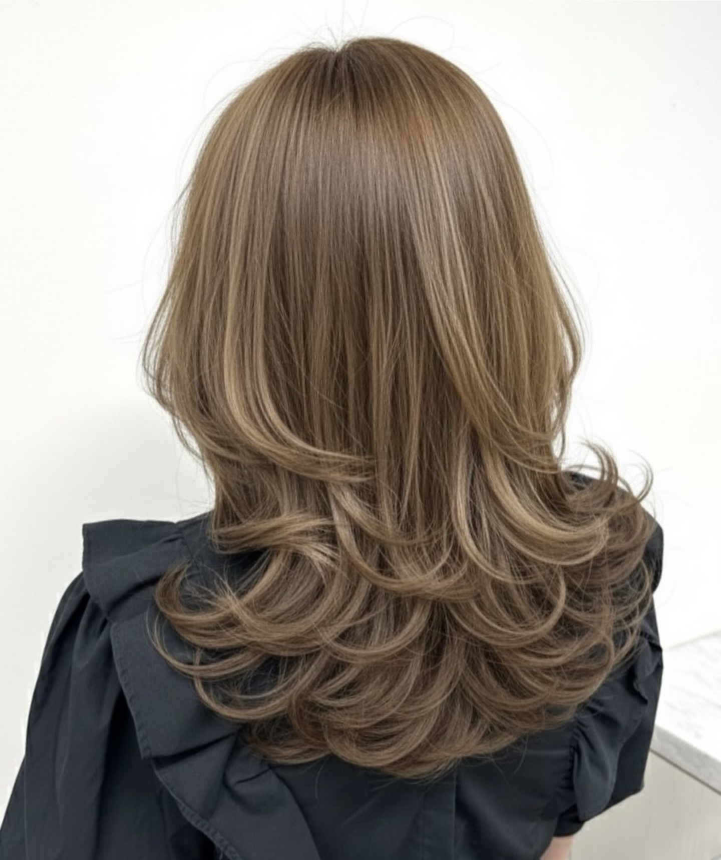 【U style collection🌟】
グレージュカラー×似合わせレイヤー🤎🩶⛄️

stylist 前田楓花 @uhair_fuka 

📍UHair石川橋店 @uhair_ishikawabashi 
名古屋市昭和区上山町2-1-4
TEL：052-831-1721
https://beauty.hotpepper.jp/slnH000370590

#グレージュカラー
#グレージュ
#冬カラー
#レイヤー
#昭和区
#昭和区美容室
#名古屋美容室 
#愛知美容室